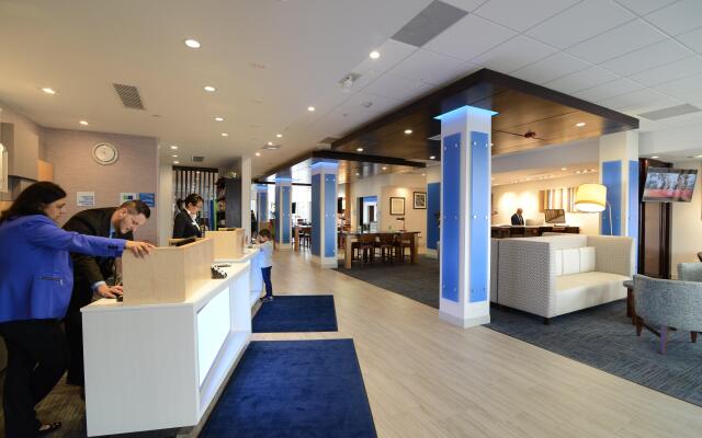 Holiday Inn Express & Suites Chicago North Shore - Niles by IHG