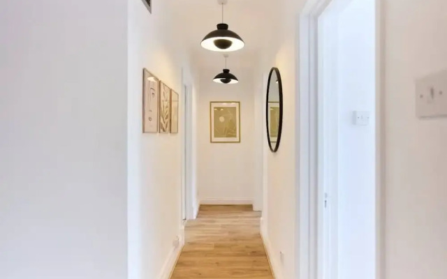 The Goodge Street Place - Bright 2bdr Flat