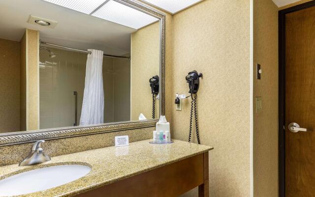 Tulsa Square Hotel Central, I-44 By OYO