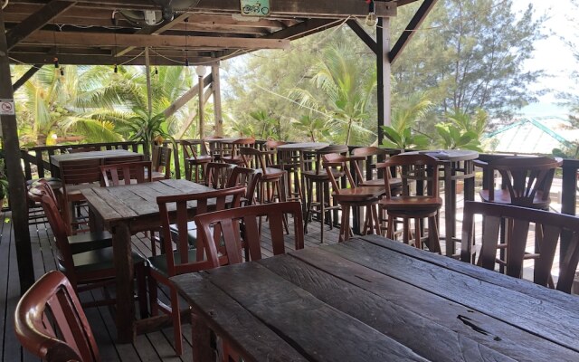 Tim's Seaside Hideout Resort