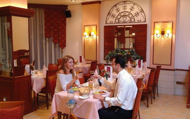 Kapetanios Odysseia Hotel