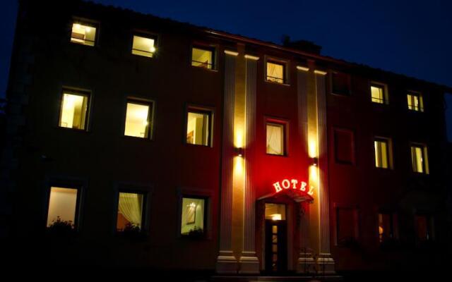 Hotel Brochów