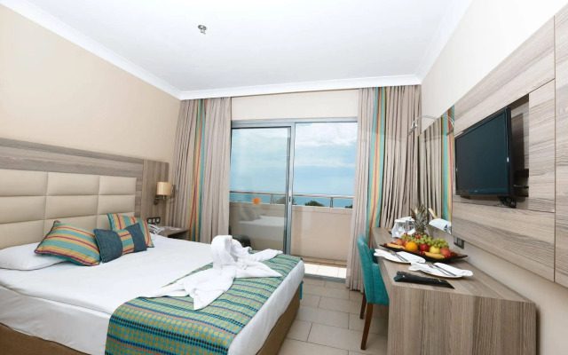 Insula Resort & Spa