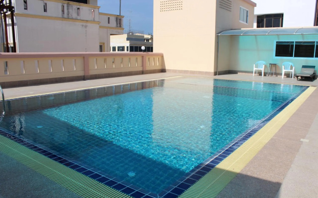 A.A. Pattaya Golden Beach Hotel