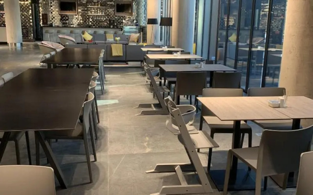 Ola Santiago Providencia, Tapestry Collection by Hilton