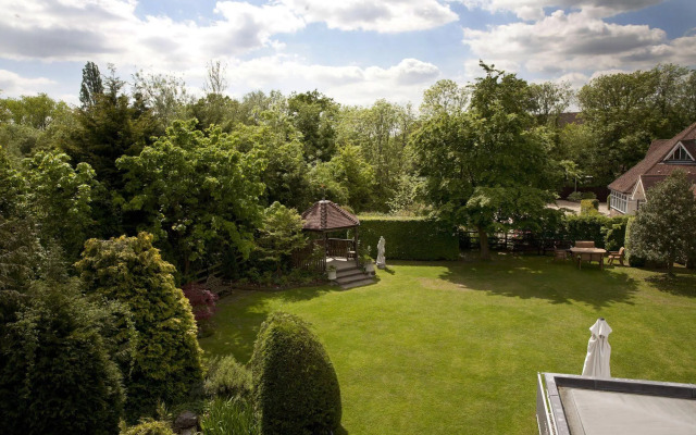 Little Silver Country Hotel
