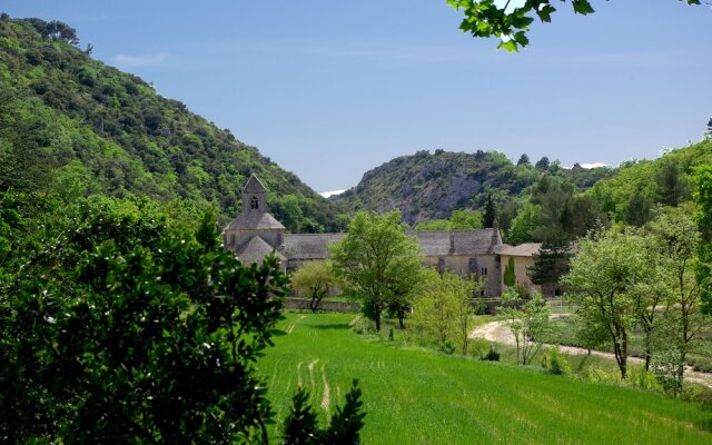 VVF Luberon Provence, Murs