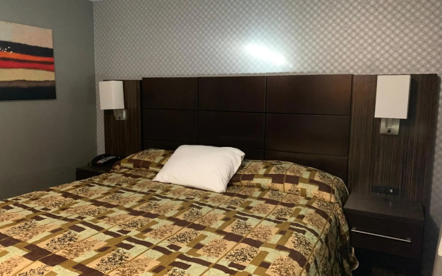 Red Carpet Inn Elmwood Park