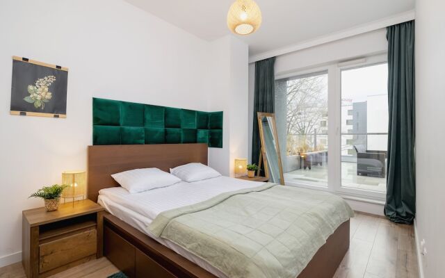 Apartment With Large Balcony by Renters