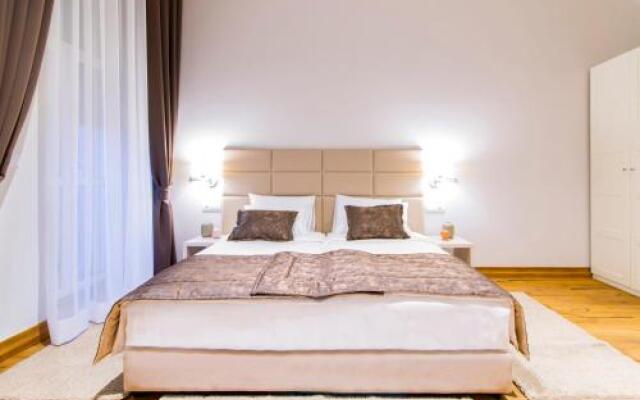 Lanterna Rooms City Center