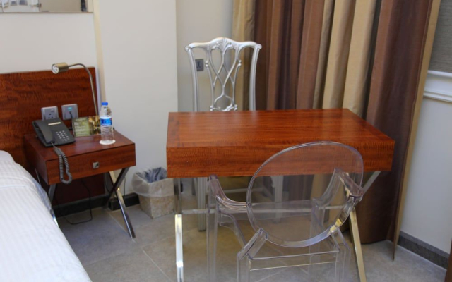 Hotel Diplomat