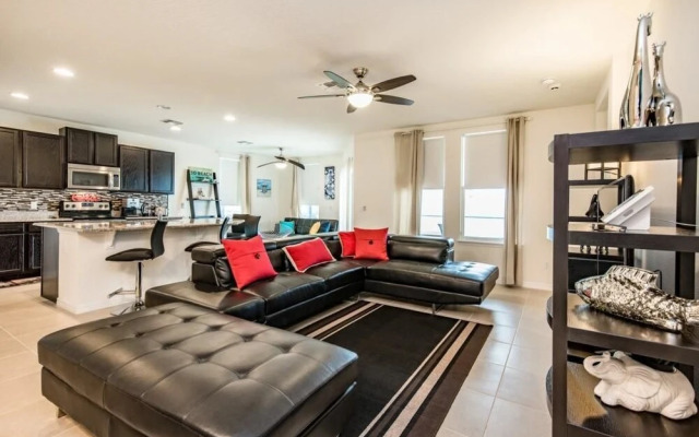 Fantastic 4 Bed 3 Bath Villa