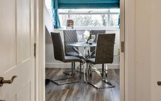 Windmill View Loft Apartment