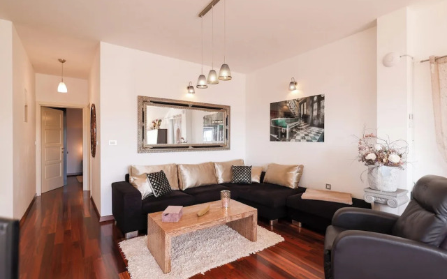 Villa Olive Garden Apartments