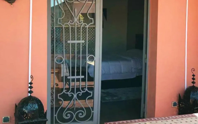 Safran flat with 2 large terraces Central Location