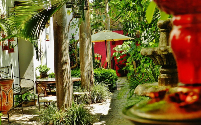 Hotel Rosa Morada
