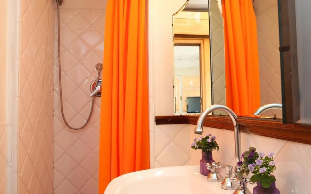 Trastevere Split Level Apartment with Terrace