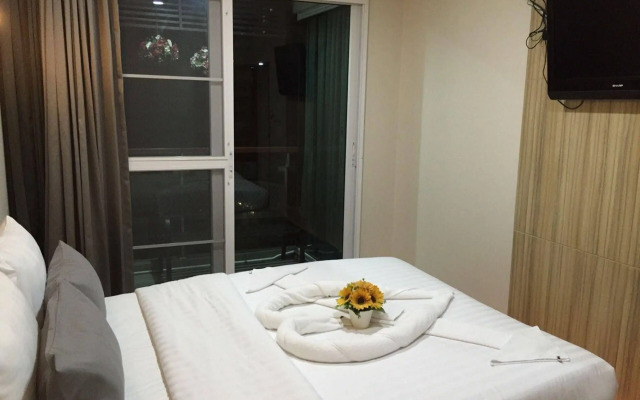 D Box Hostel