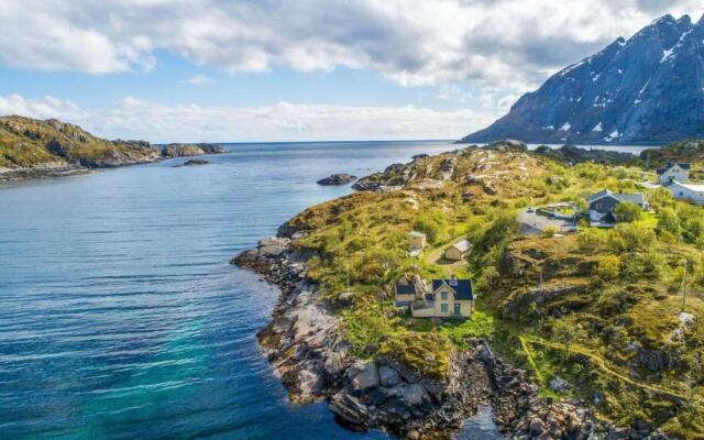 Sea-view house in Sund