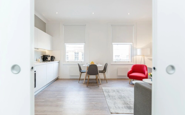 Soho Apartments by BaseToGo