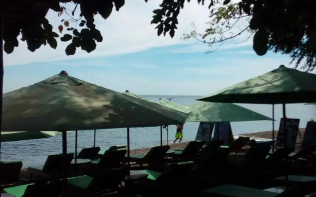 Warung Ombak Homestay