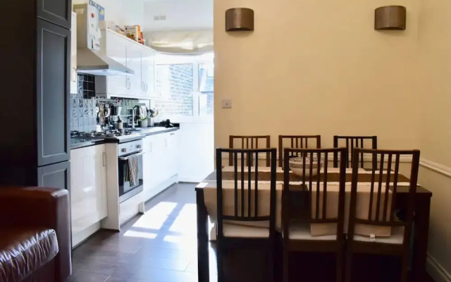 1 Bedroom Flat Close to Earls Court Station