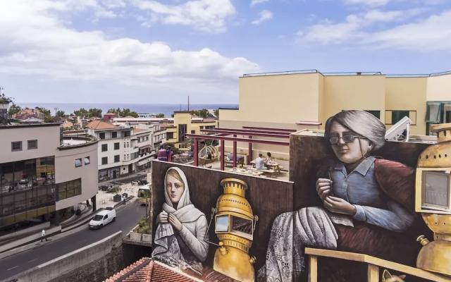 Drapes Design Apartments II by An Island Apart