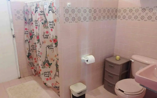 La Casa Amarilla Frente al Mar