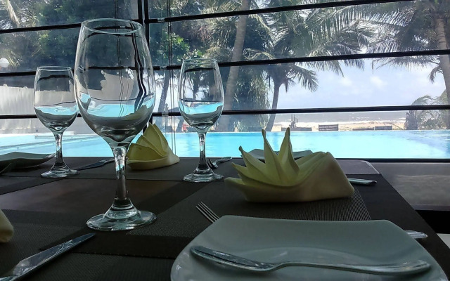 Beacon Beach Hotel