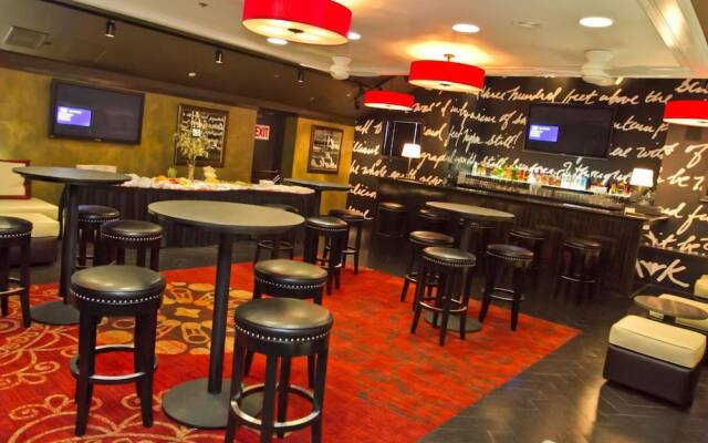 Carson Valley Motor Lodge & Suites