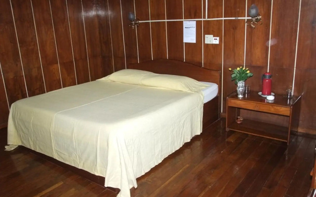 Nanda Wunn Hotel - Hostel