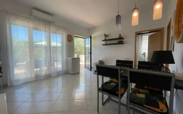 Appealing Apartment With Garden
