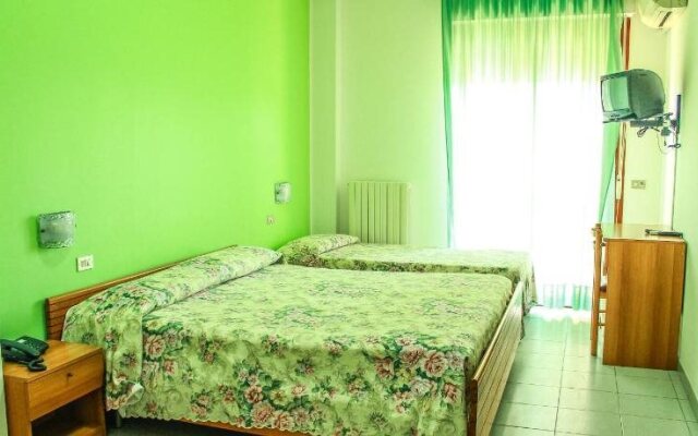 Hotel Holiday
