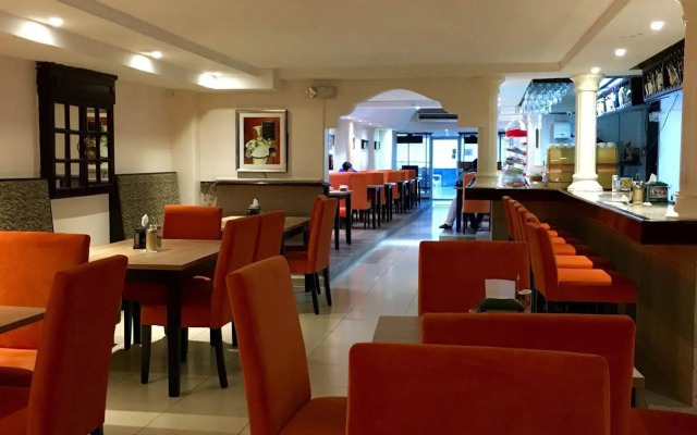 Hotel 2 Mares