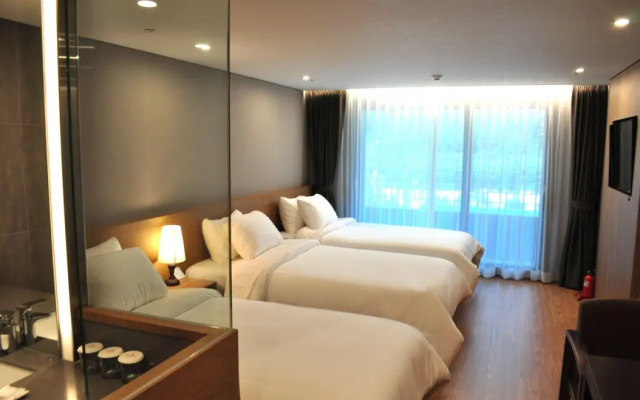 Ramada Resort MungyeongSaejae