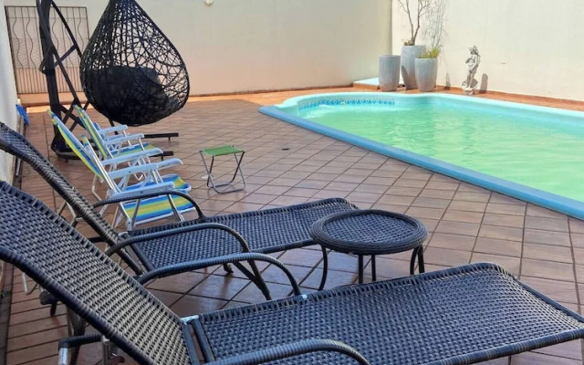 Casa Ampla piscina para ate 16 hospede