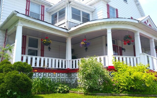 Bancroft Bed & Breakfast