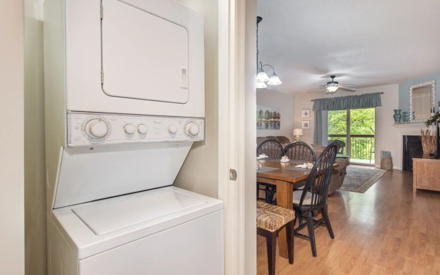 Creekside Tranquility Cedar Lodge 403