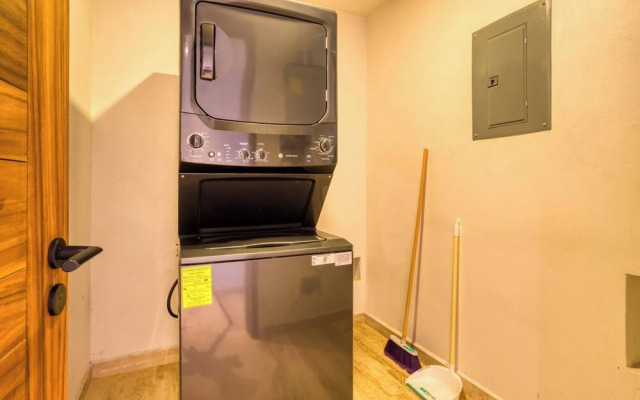 Apt #9, #10, #11, #12 gpo 20 pax