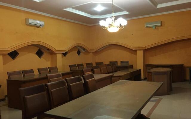 Hotel Alami near Alun-Alun Klaten