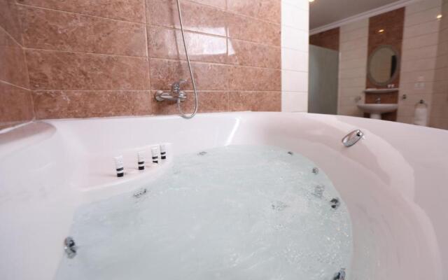Samaya Suites