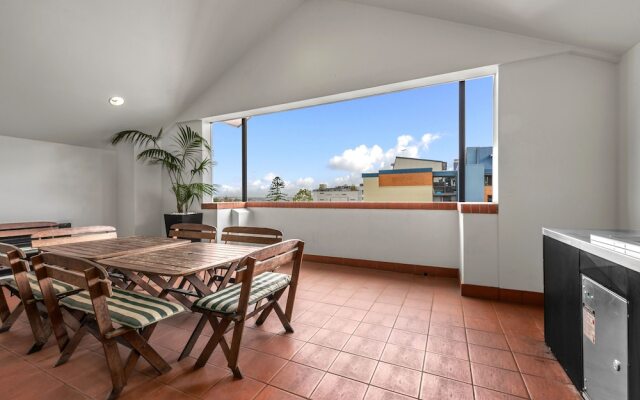 Central Brunswick Apartment Hotel