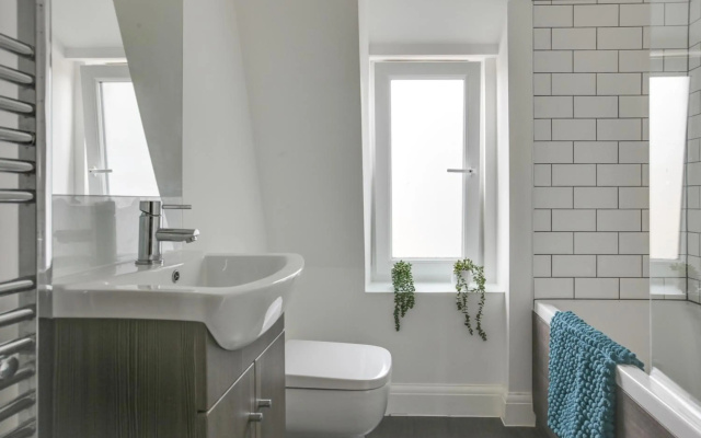 Beautiful Chelmsford Apartment - Free Parking