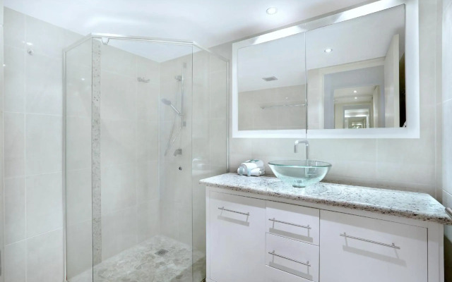 Genesis Apartments by Gold Coast Premium