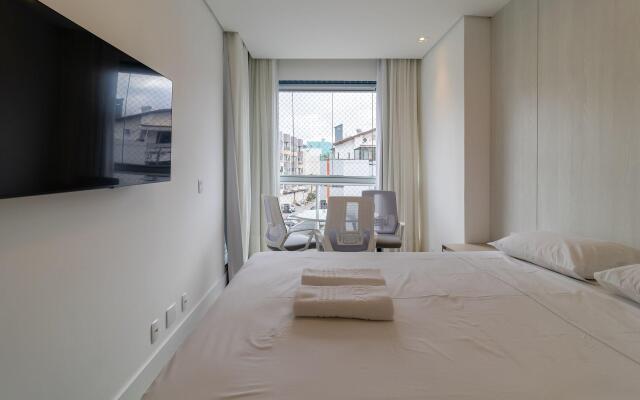 Apto em cond. a beira mar com piscina EAR0401