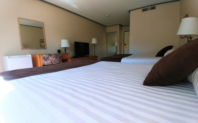 Divya Sutra Plaza and Conference Centre, Vernon, BC