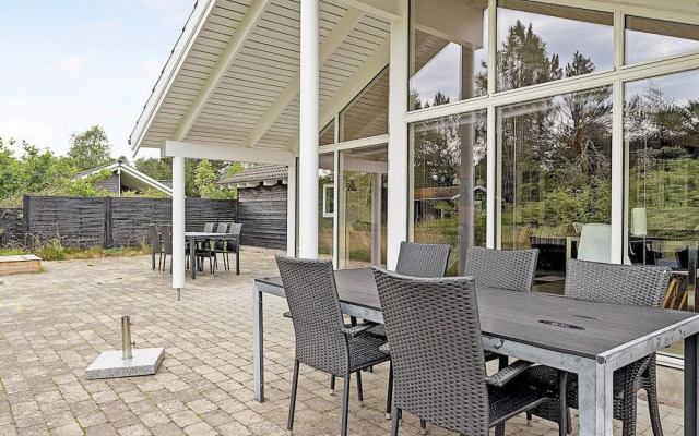 10 Person Holiday Home in Albaek-by Traum