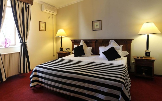 Arc de Triomphe by Residence Hotels