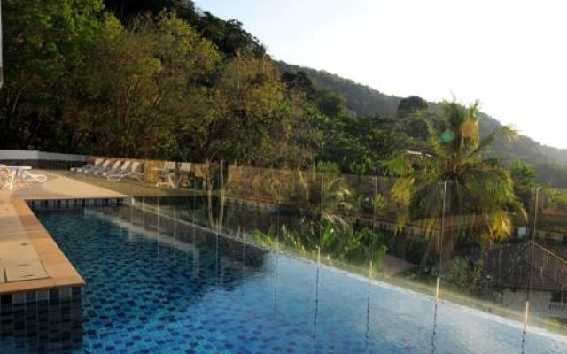 Kata Hill Seaview Apartment