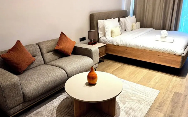 Elite Luxury Suites at Diamond in City